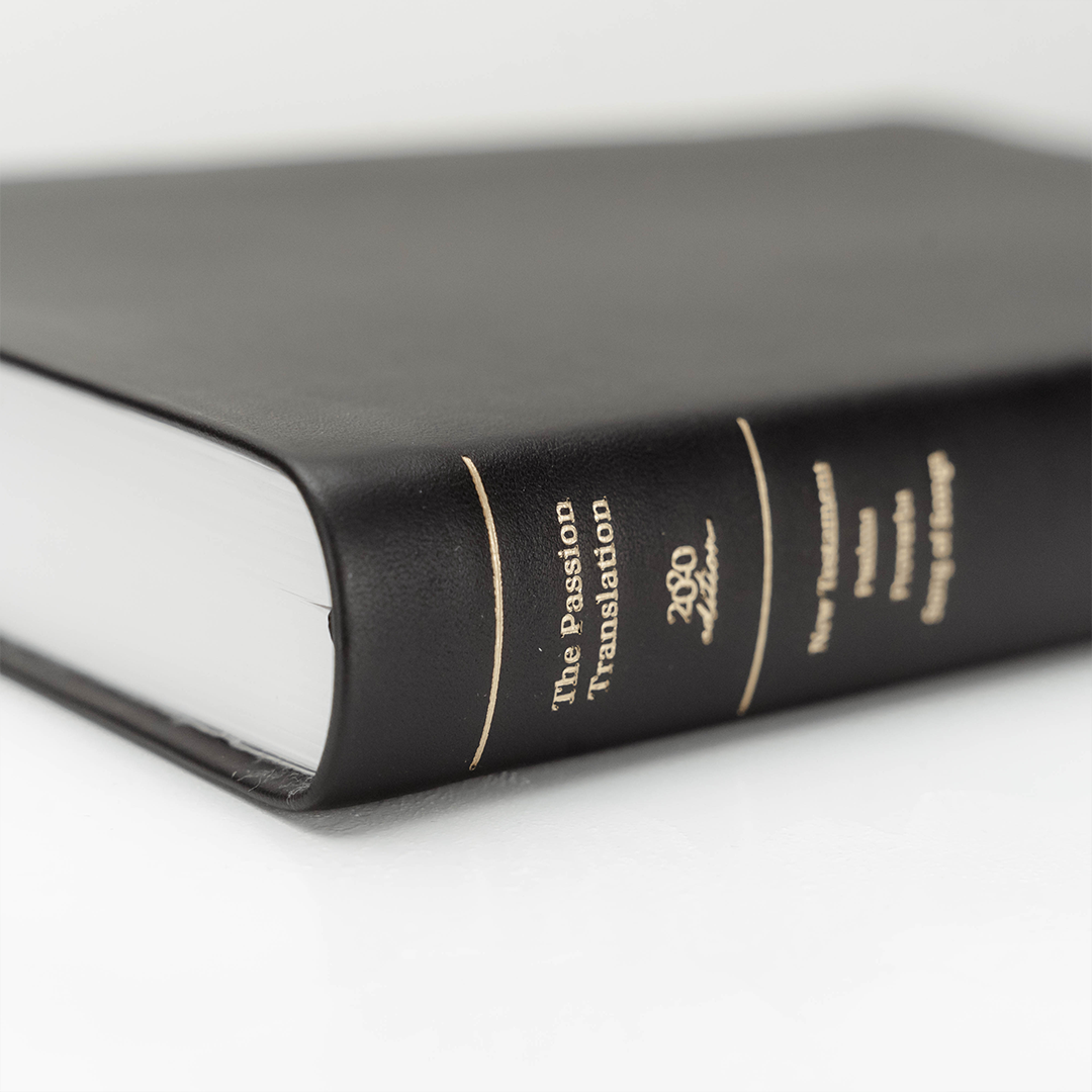 Special Edition The Passion Translation Bible with Bill Johnson Standard Black (Genuine Leather)